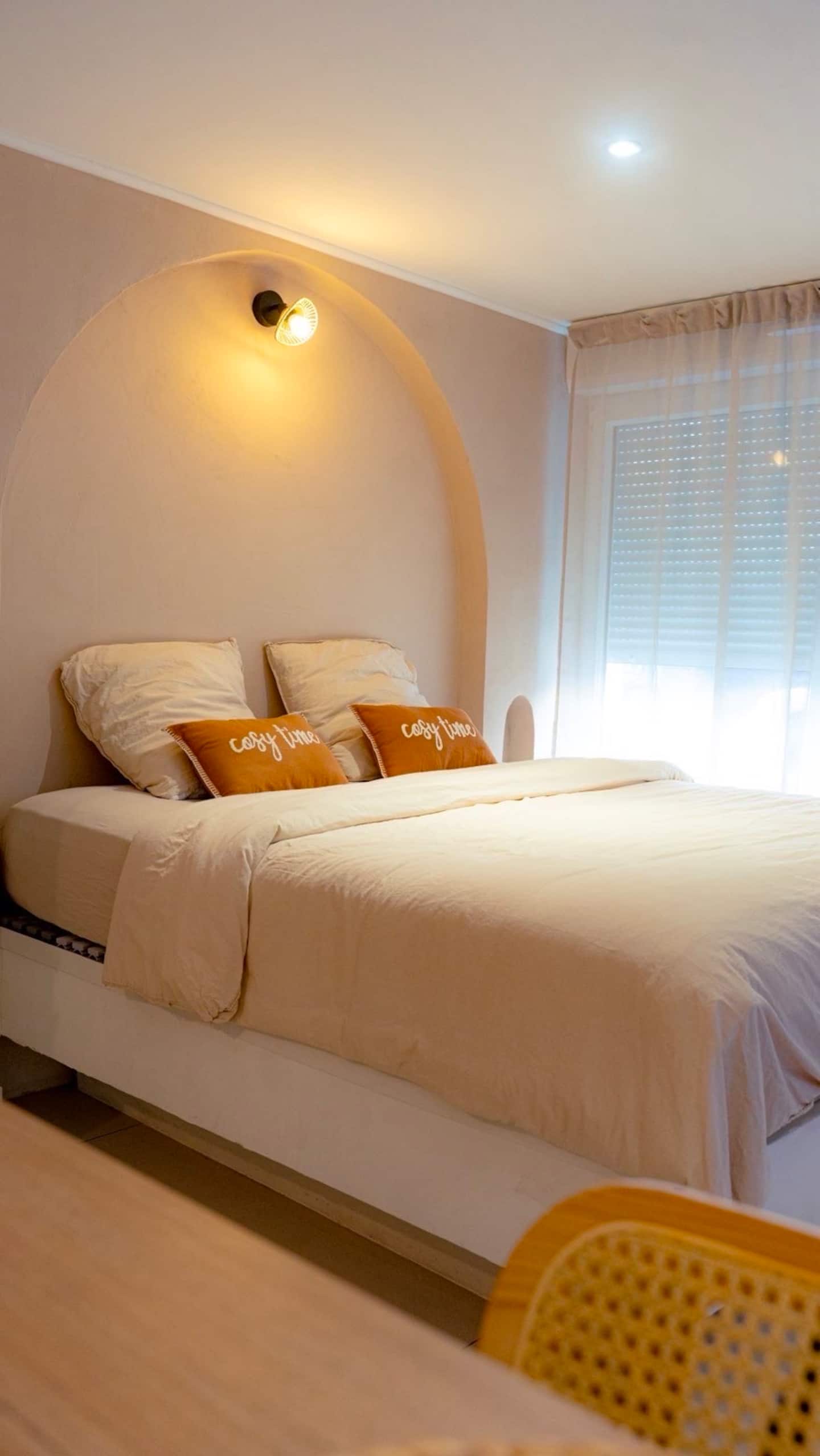Chambre cocooning avec lit king size, spa privatif Armentières