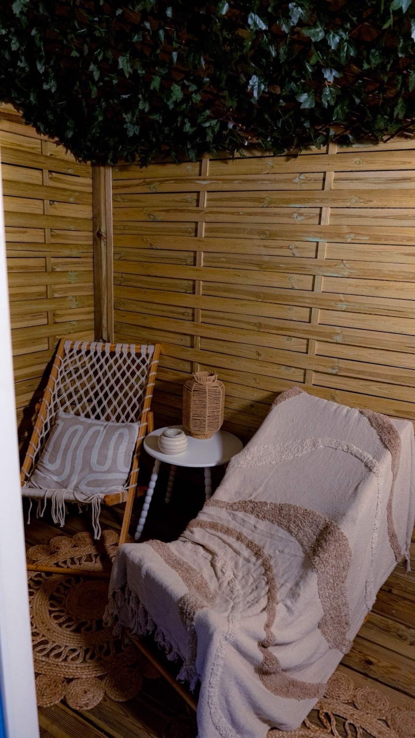 Terrasse privative du spa en amoureux à Armentières